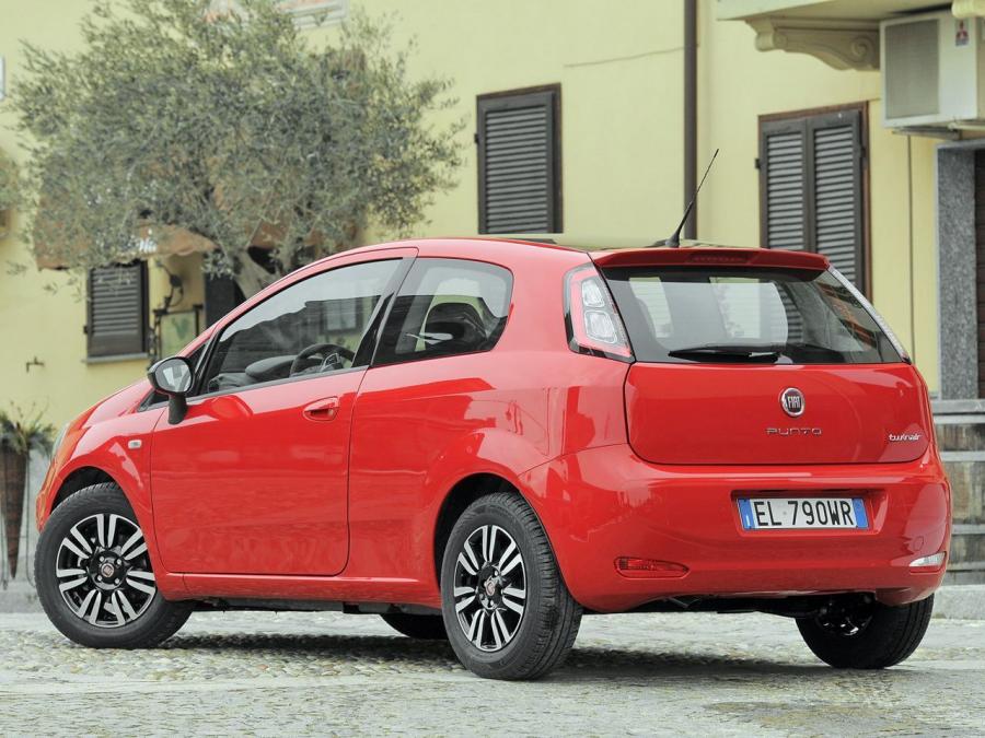  Fiat Punto TwinAir 3-Door 2012 года  (фото 6 из 16)